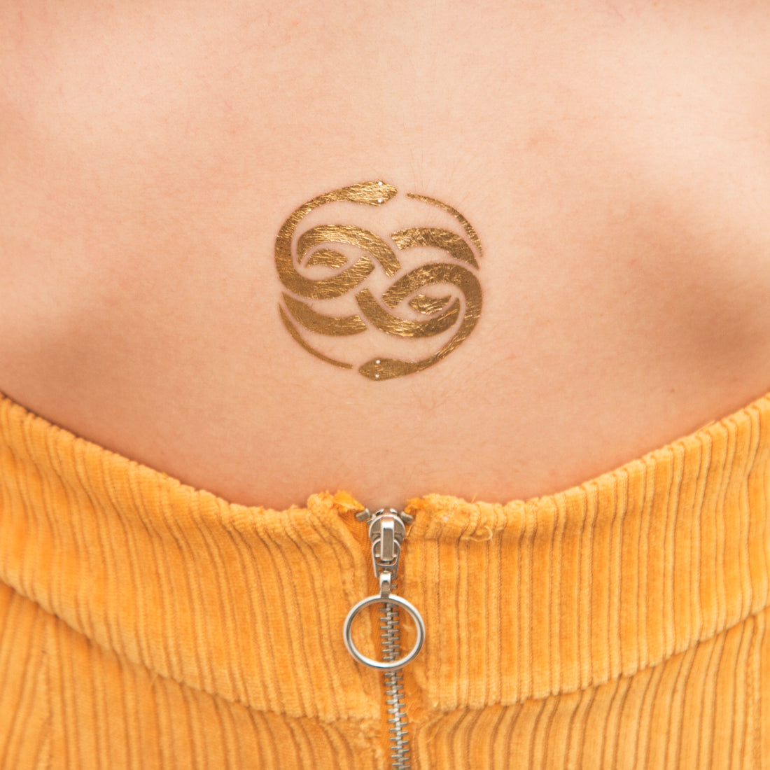 tatuaje logo historia interminable 