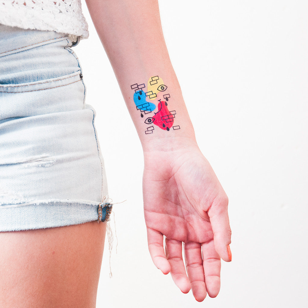 Tattoonie temporary tattoos brick smile Pabro Marfá wall