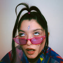 tatuaje puntos iridiscentes